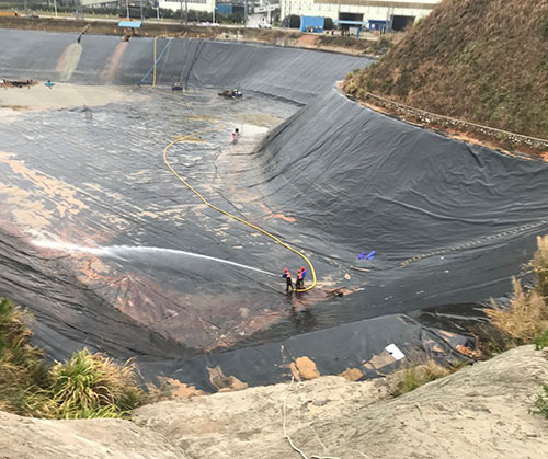 关岭废水池清理