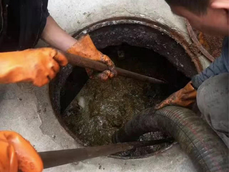 关岭清理化粪池时如何避免沼气的危害?